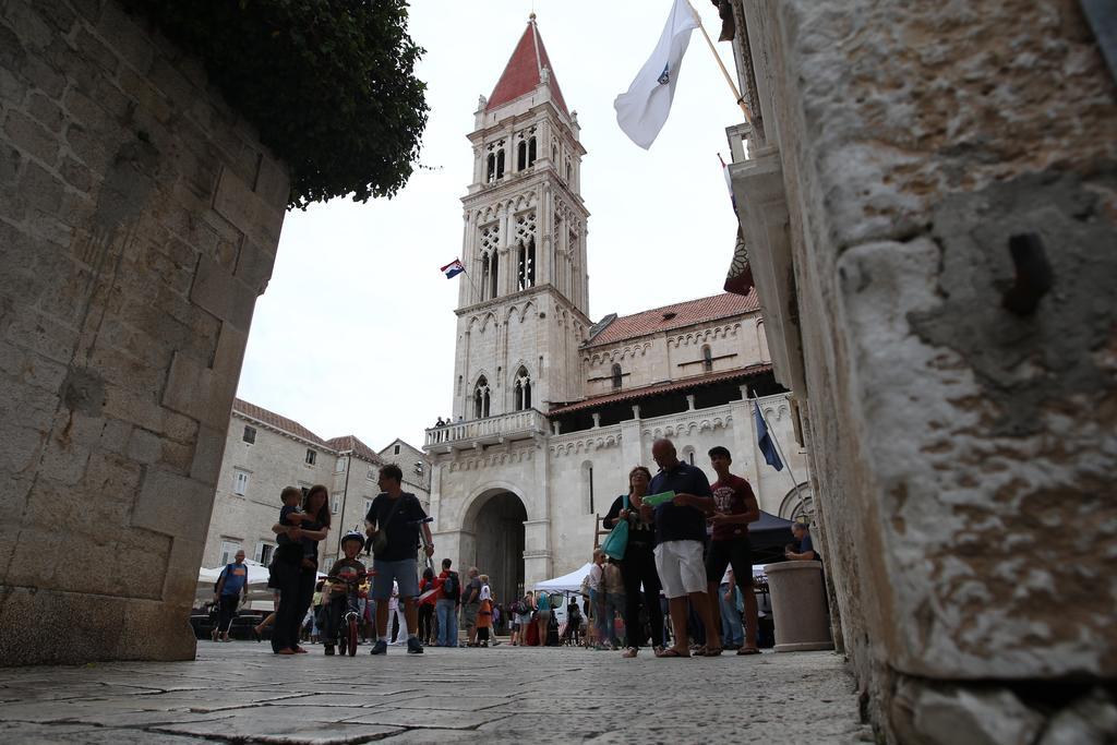 Apartments Toni Trogir Exterior photo